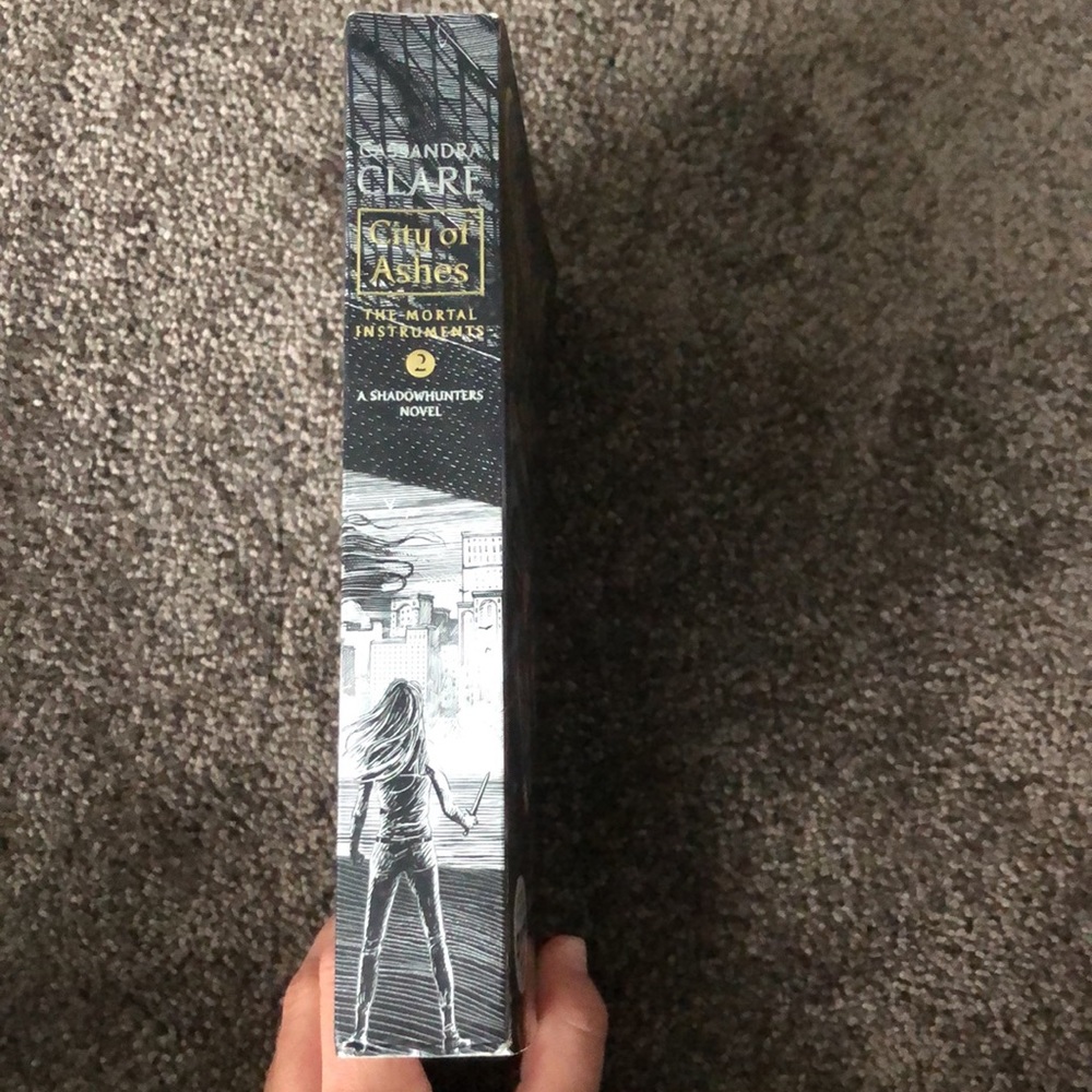 The Mortal Instruments Books 1-3 - Picture 5 of 7